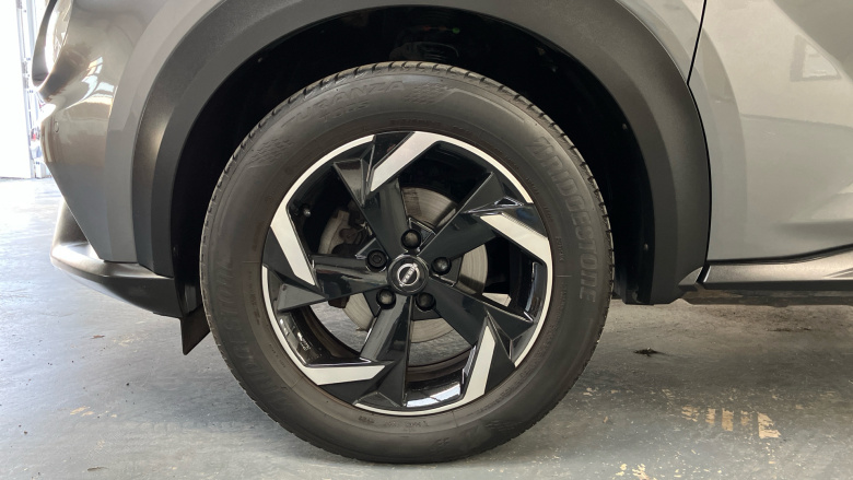 Nissan Juke 1.0 DiG-T 114 N-Connecta 5dr DCT Petrol Hatchback